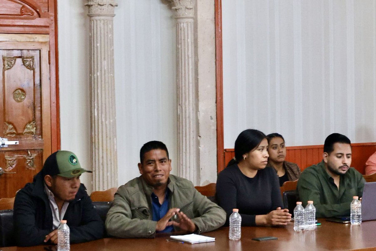 📣 Junto a la <a href="/SdeGobMich/">Segob Michoacán</a> sostuvimos audiencia con 37 representantes de Comunidades Indígenas con Autogobierno en Michoacán para fortalecerlas con nuestros programas como <a href="/AgroSanoMich/">AgroSano Michoacán</a> y #Obrasporcooperación #MichoacánEsMejor