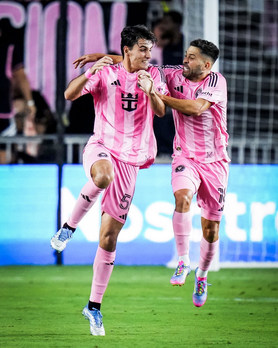 brfootball's tweet photo. 9’—Inter Miami 0-1 LAFC (0-2 on agg.)
35’—Inter Miami 1-1 LAFC (1-2 on agg.)
61’—Inter Miami 2-1 LAFC (2-2 on agg.)
84’—Inter Miami 3-1 LAFC (3-2 on agg.)

Miami turn it around 😤 https://t.co/L9O9kSQifv