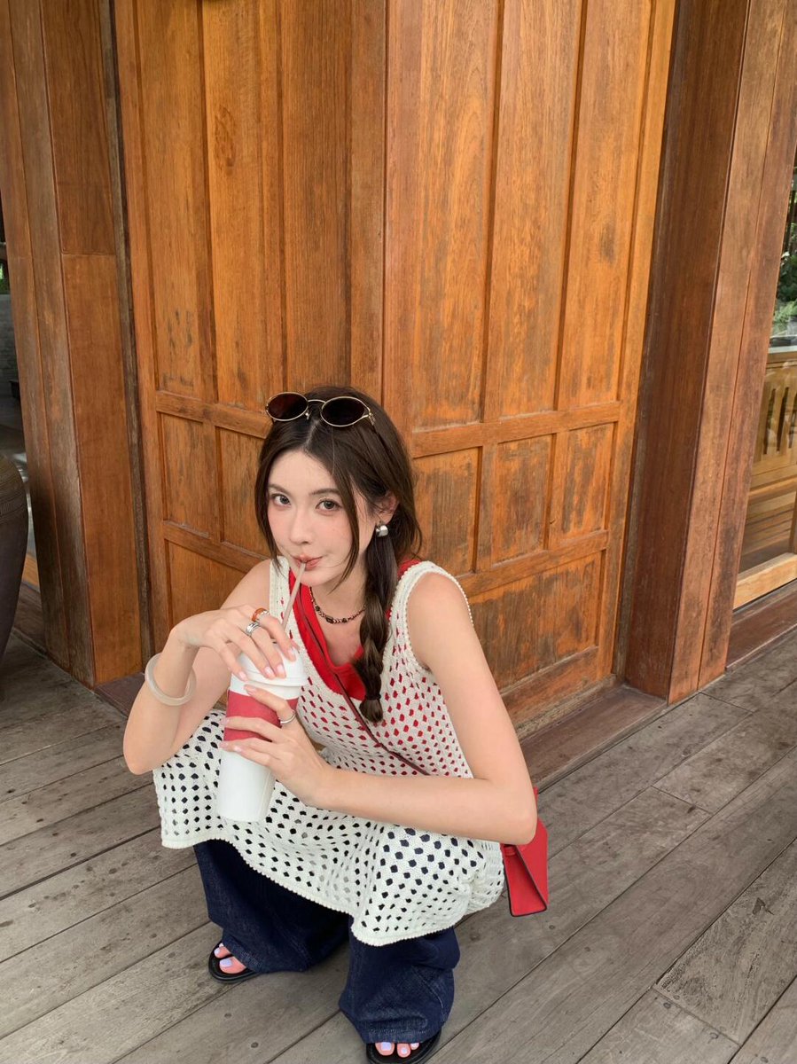 PuddyPuffball's tweet photo. 30度的天氣，疊穿一套好韓哦 https://t.co/odTvq70stk
