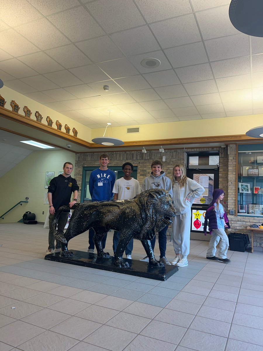 UWOTF_CC's tweet photo. Another big THANK YOU shout out to members of our @UWOTF_CC teams for volunteering at Jefferson Elementary today!  Way to go, Titans! #TitansServe https://t.co/Niun9nUW9A