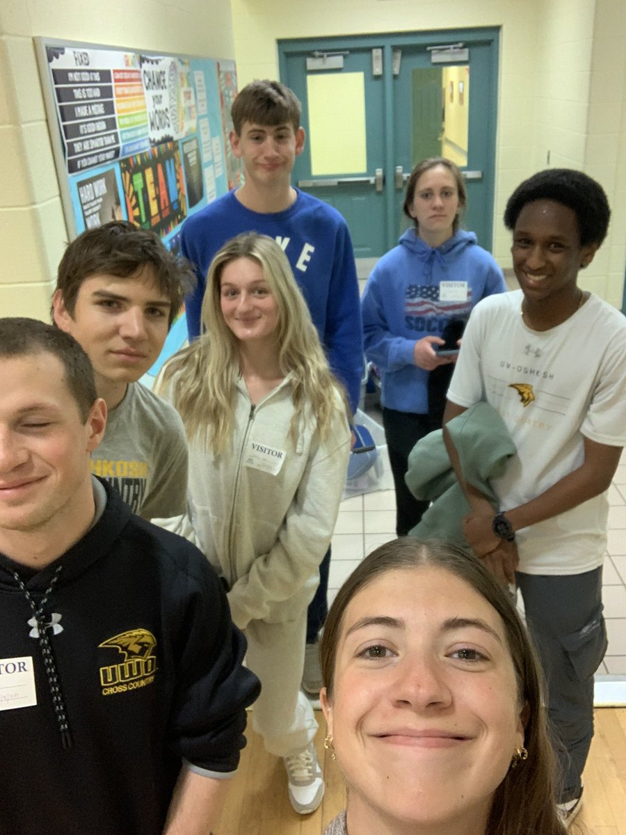 UWOTF_CC's tweet photo. Another big THANK YOU shout out to members of our @UWOTF_CC teams for volunteering at Jefferson Elementary today!  Way to go, Titans! #TitansServe https://t.co/Niun9nUW9A
