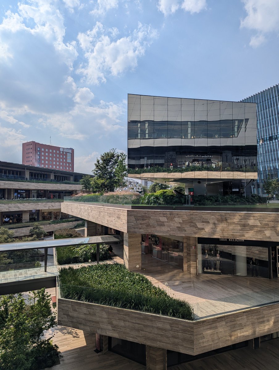 IgnTorresUlloa's tweet photo. In Mexico City 🇲🇽 to present our paper about the relationship between State workers and immigration at the HUMANS LACEA conference. See you all there! https://t.co/1g5VhRLeEK