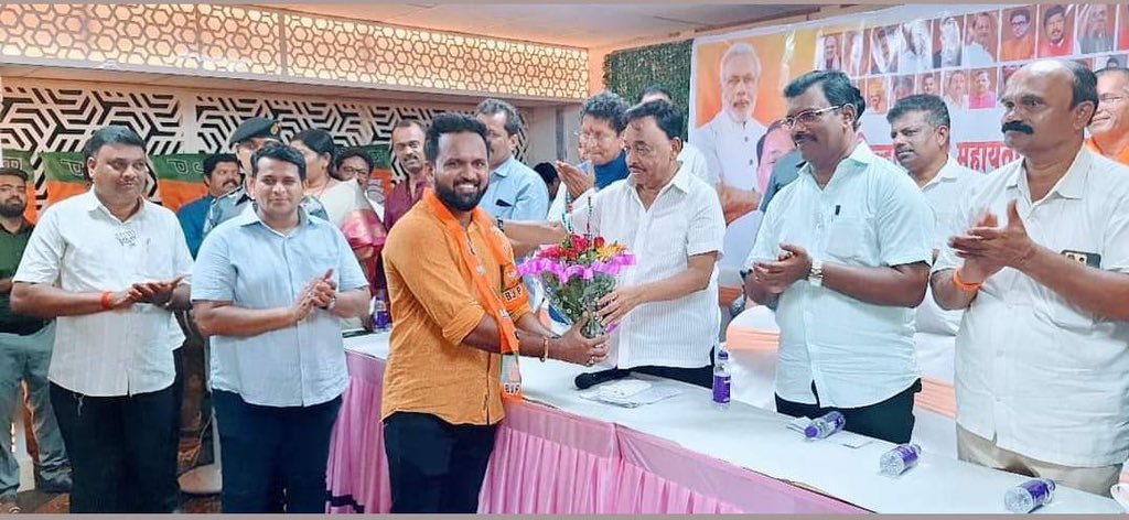 NRK96's tweet photo. Happy Birthday To The King n Pride of Kokan. @MeNarayanRane 

@meNeeleshNRane @NiteshNRane https://t.co/1rDKMIrANj