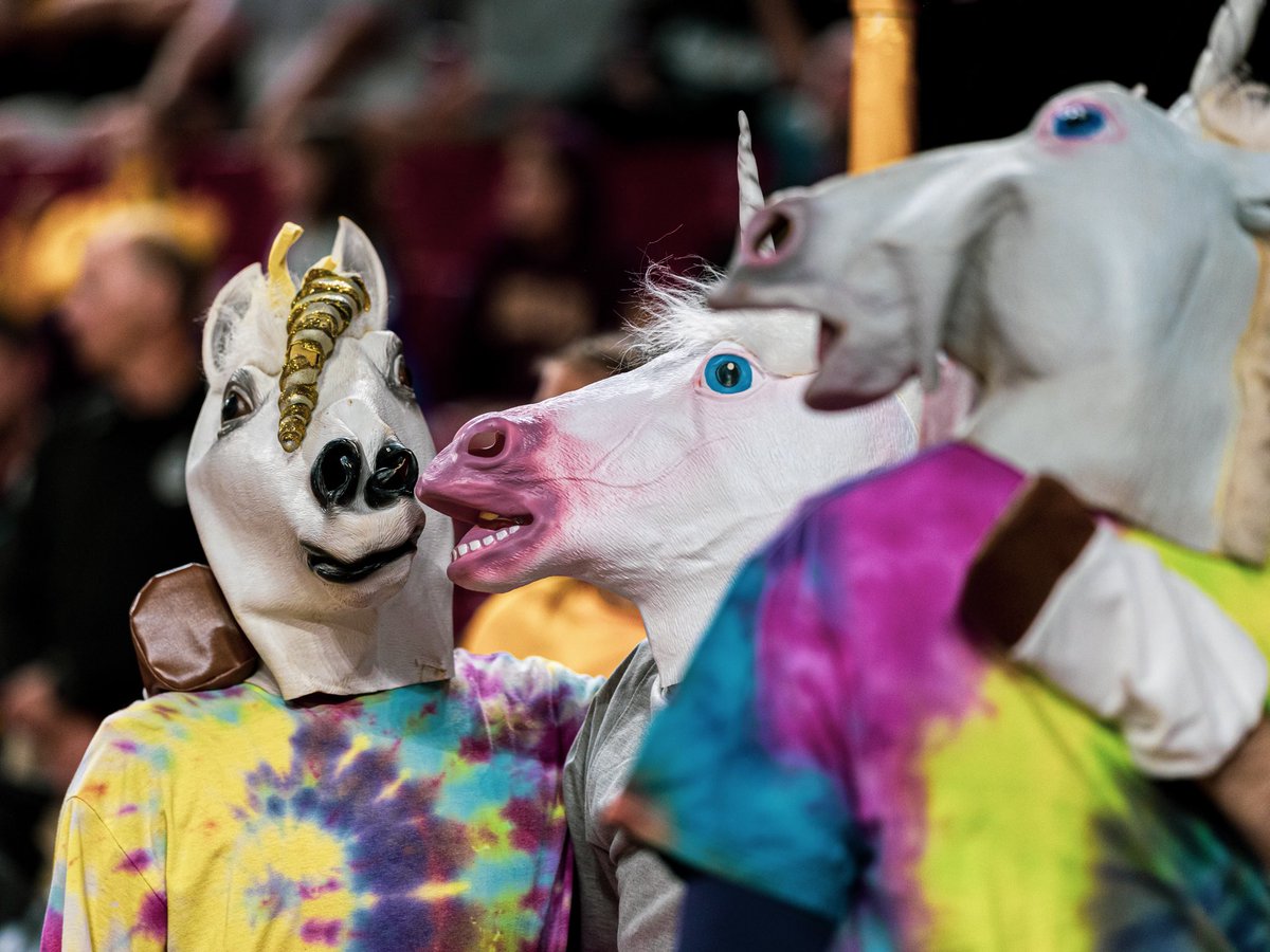 Happy International Unicorn Day to our favorite unicorns! 🦄 

<a href="/PabloTorre/">Pablo Torre 🕳️</a> yours too?