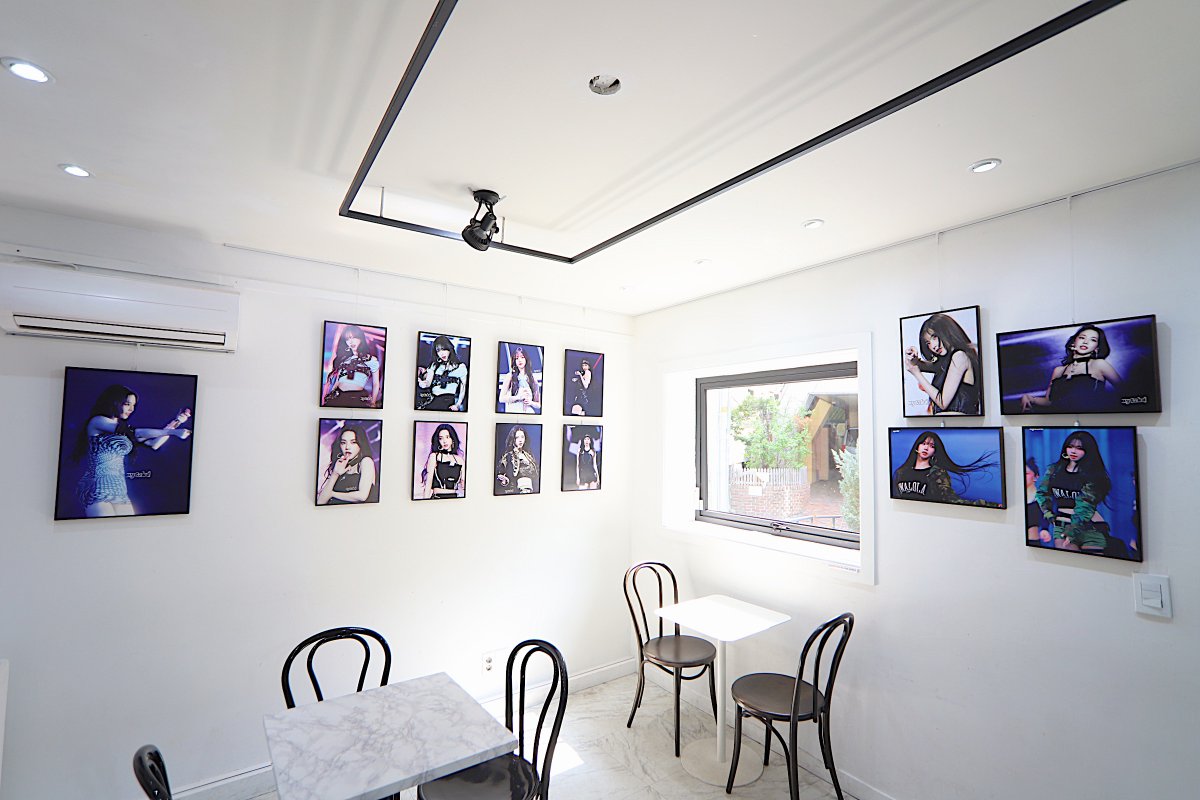 𝙇𝙤𝙫𝙞𝙣𝙝𝙚𝙧 𝙀𝙫𝙚𝙣𝙩

˗ˋˏ⁺⊹카리나 편에서 영원히 ⊹⁺ˎˊ˗
2025 KARINA BIRTHDAY CAFE EVENT

🗓 04/10~04/13
🕘 11:00~20:00

𝐏𝐫𝐞𝐬𝐞𝐧𝐭𝐞𝐝 𝐛𝐲
<a href="/ayeshizuibangd/">ayszbd_0411</a>

➖

#카리나 #에스파 #karina #aespa #유지민

#카리나_편에서_영원히

 #러빈허