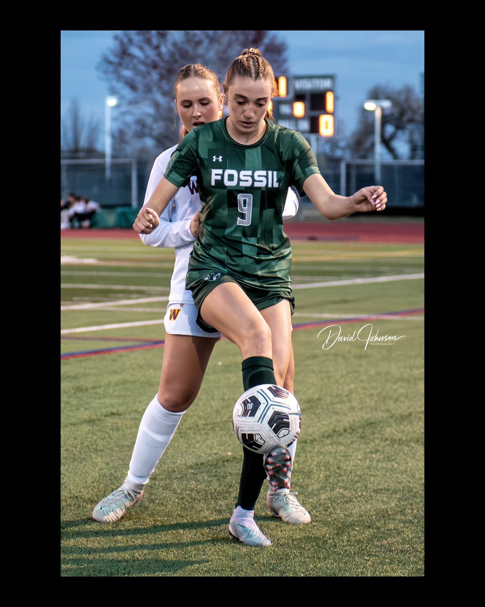 DavidJohnsonPh2's tweet photo. Fossil Ridge High girls soccer defeated Windsor High last night 2-1. 

#soccer #sports #photographer #photography @PSD_ATHLETICS @fossilridge_Ath https://t.co/uBlTWk8fGh