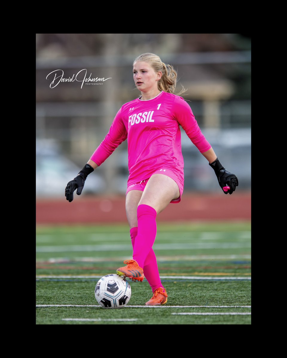 DavidJohnsonPh2's tweet photo. Fossil Ridge High girls soccer defeated Windsor High last night 2-1. 

#soccer #sports #photographer #photography @PSD_ATHLETICS @fossilridge_Ath https://t.co/uBlTWk8fGh
