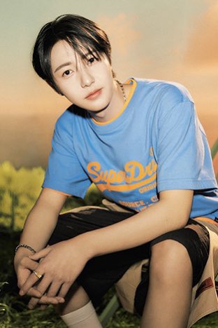 SUPERDRY #RENJUN #런쥔 

🦊💗