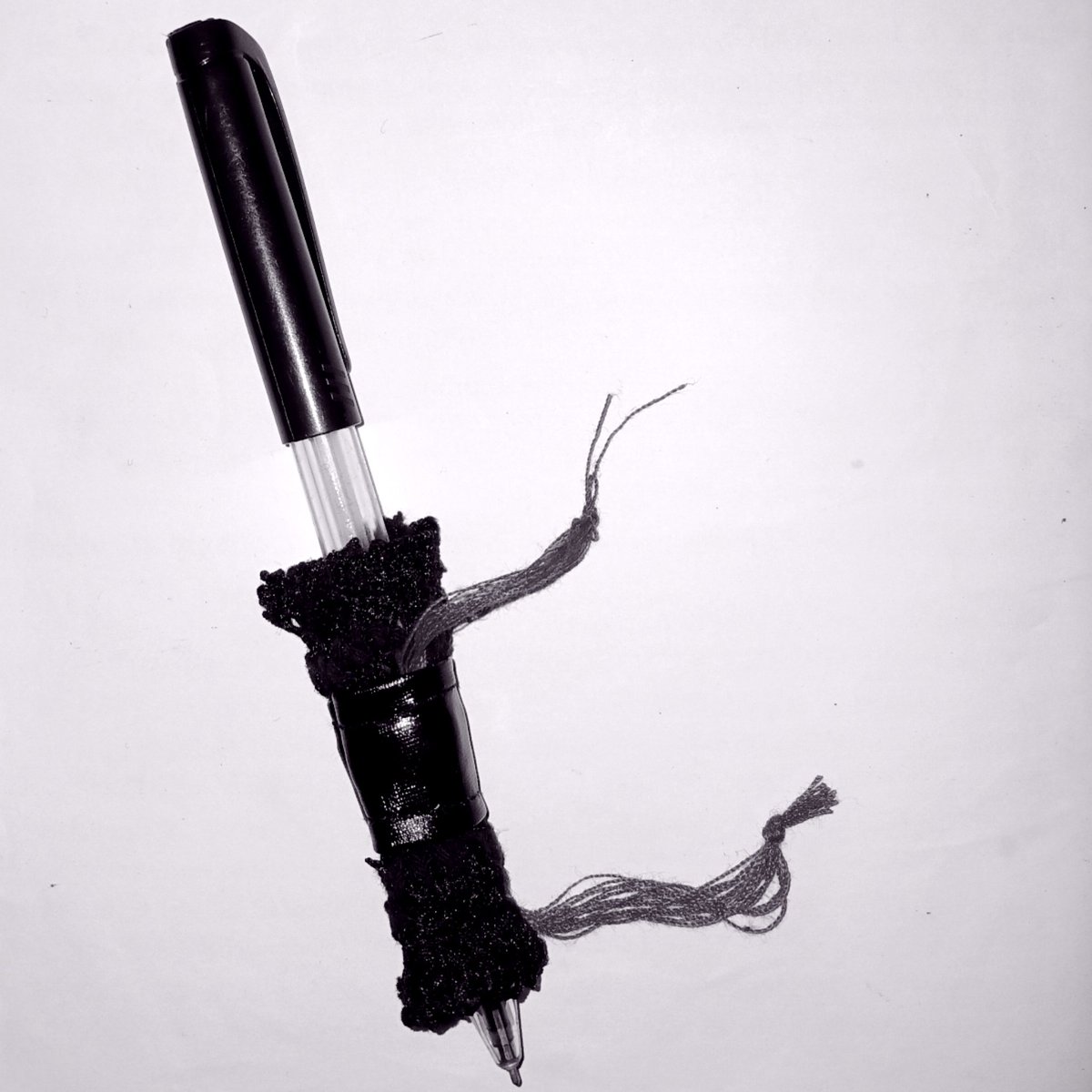 TichennyTC's tweet photo. FASHION THURSDAY 🧛🏿‍♂️✒⚫⚪🖼️✨

#fashionthursday
#blackandwhitepictures
#fashionpen
#vvmppen
#vvmp https://t.co/gENZNXz6Hf
