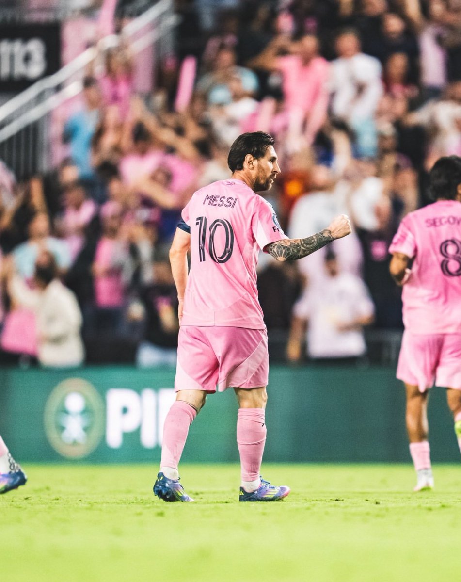 ✨🇦🇷 Leo Messi scores a brace and provides an assist… as Inter Miami reach Concacaf semi finals! 🇺🇸

8 goals and 3 assists in the first 9 games of new season at Inter Miami for Messi, reaching 858 career goals.