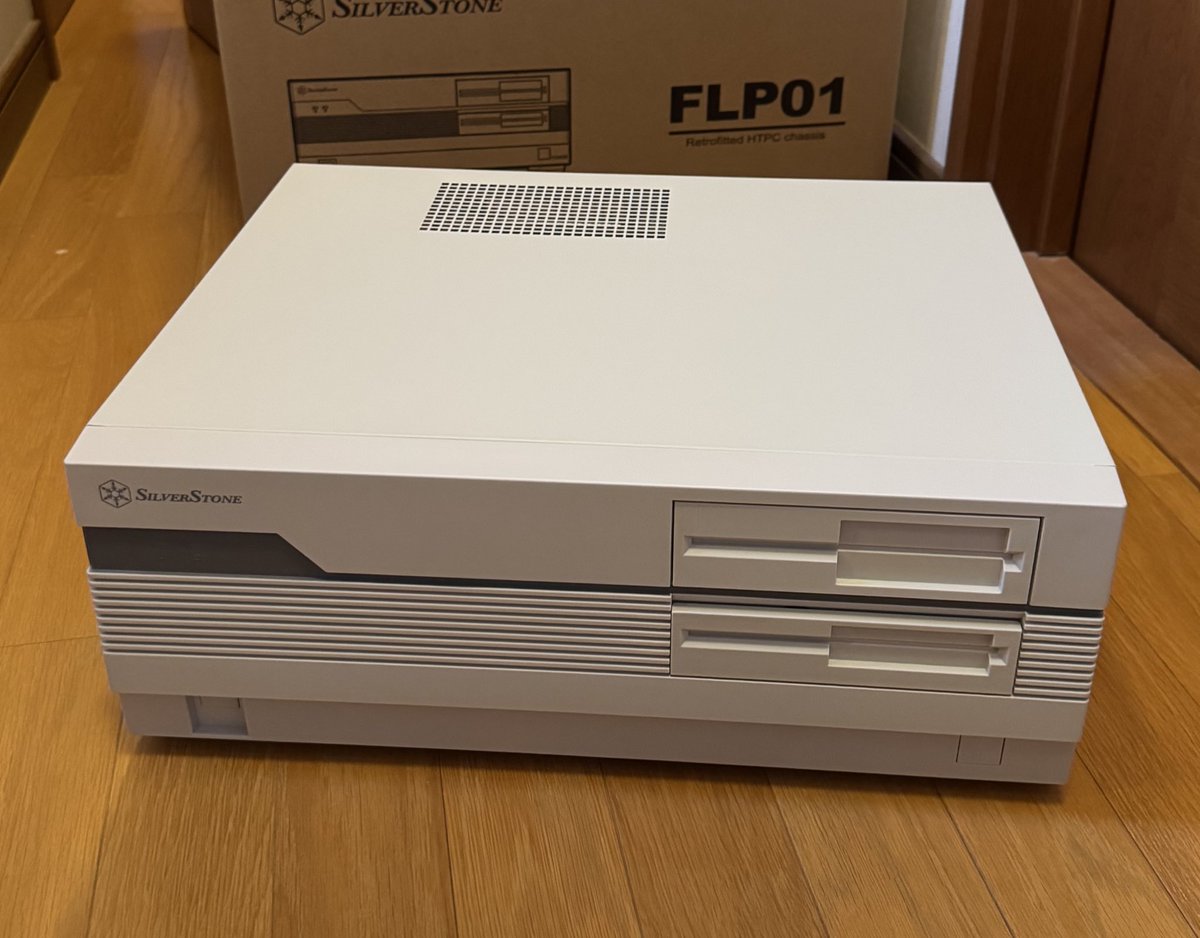 新しいパソコンケースを買いました。
経費で😎