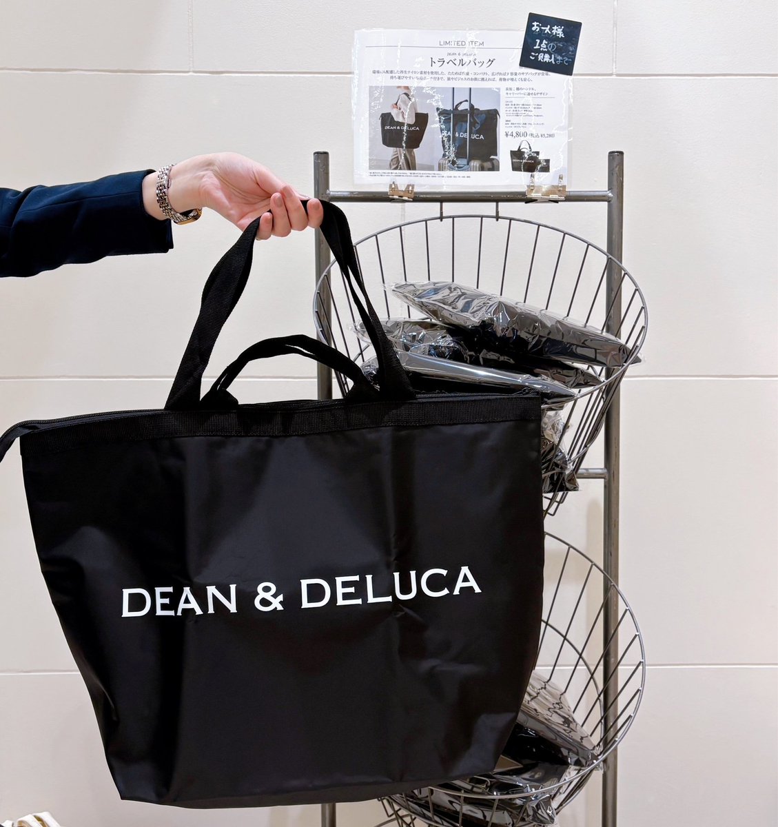 みえ様新品DEAN&DELUCAトラベルバッグ 再生ナイロンブラック2025