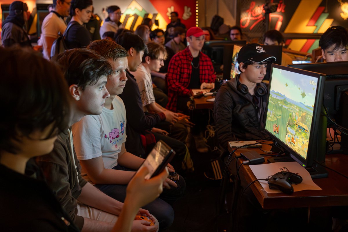 KONGMUNISM tweet media