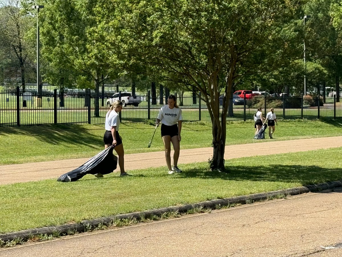 Hinds Community College Athletics (@hindsathletics) on Twitter photo Creating CHAMPIONS in the Community!
<a href="/HindsCC_FB/">Hinds CC Football</a> <a href="/HindsCC_SB/">Hinds CC Softball</a> and <a href="/HCCTrackField/">Hinds CC Track</a> stepping up big today at <a href="/legitabc/">AfricanBibleColleges</a> and <a href="/HindsCC/">Hinds Community College</a> Creating CHAMPIONS in the Community!
<a href="/HindsCC_FB/">Hinds CC Football</a> <a href="/HindsCC_SB/">Hinds CC Softball</a> and <a href="/HCCTrackField/">Hinds CC Track</a> stepping up big today at <a href="/legitabc/">AfricanBibleColleges</a> and <a href="/HindsCC/">Hinds Community College</a>