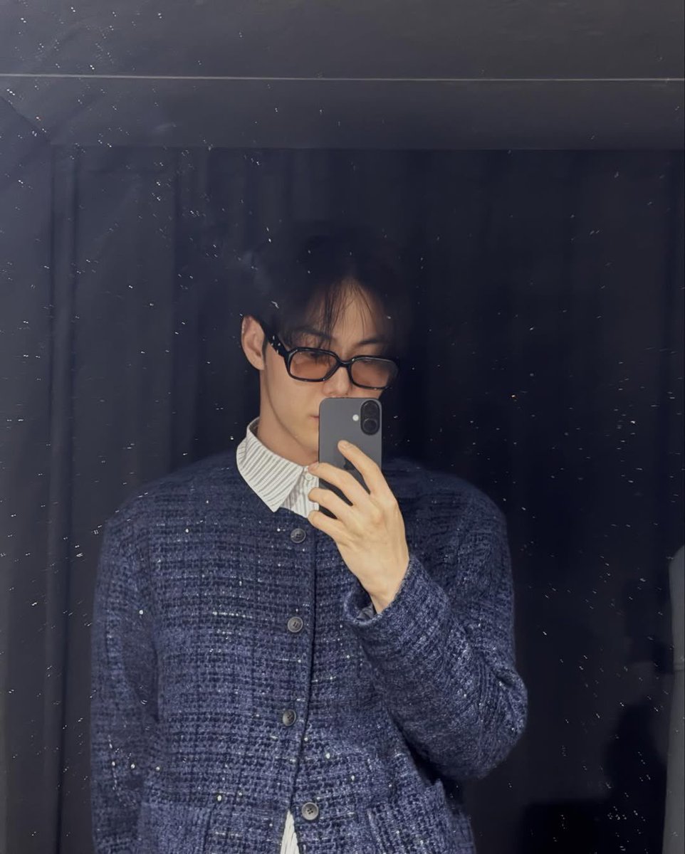 axi_jshm's tweet photo. 一起欣赏帅哥😎 https://t.co/9A1b9xfuxH