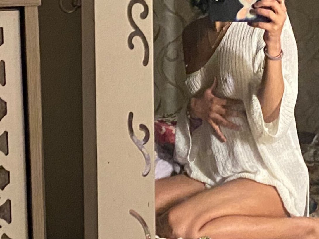 Sharing nud tweet media