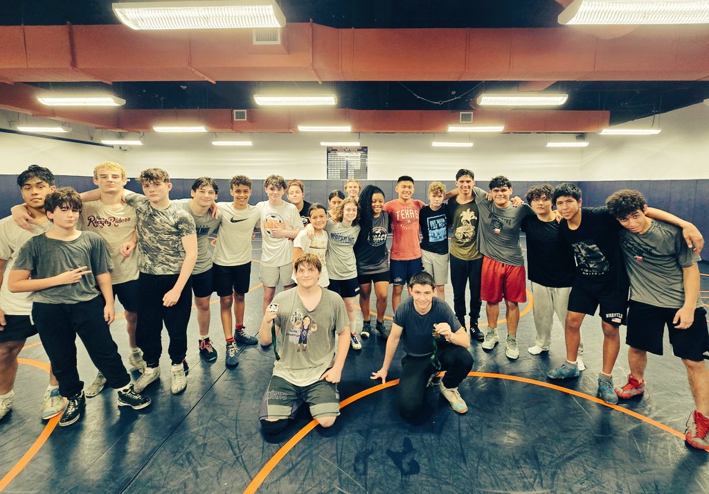 LegacyWClub's tweet image. Great practice tonight! Gearing up for this weekends tournament. #Freestyle