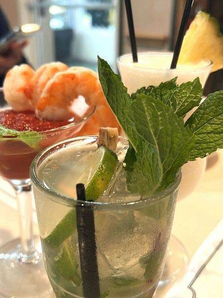 I came to a nice Cuban restaurant today. The food was very good. I strongly recommend everyone to try it.