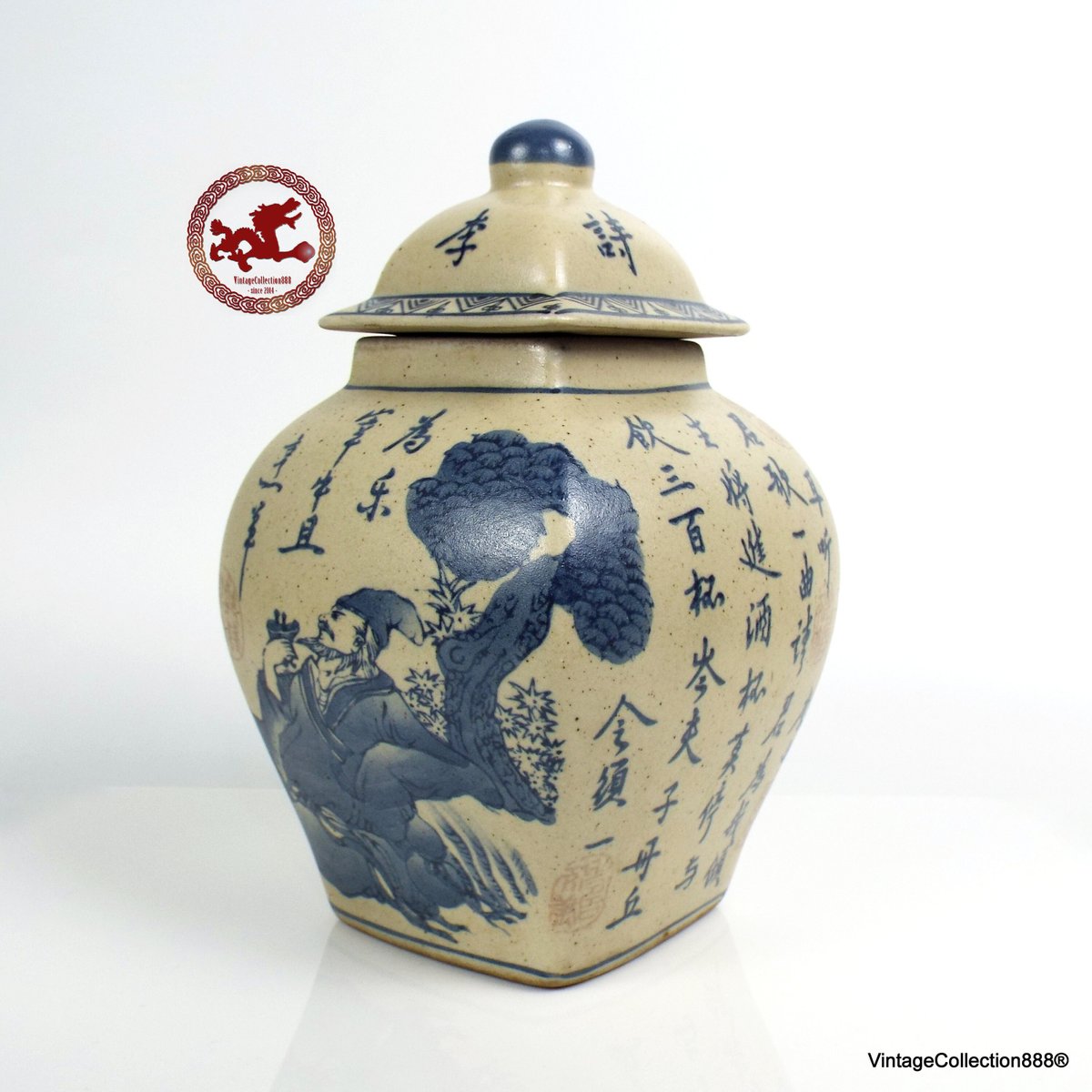 AmuletsShop888's tweet photo. Vasija vintage de barro China, Poesía escrita, forma de ánfora con tapa y sello en la base- 20cm- 7.8" https://t.co/Dy6Yjgs3gJ #Vintagecollection888 #Etsy #FiguraChina https://t.co/Wu4e3pVvMb