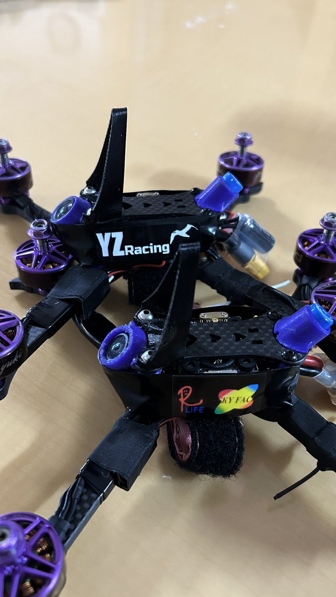 yuzuiroFPV's tweet photo. レース機のデコレーション完成!
#RLIFE
#SKYFACE
#YZRacing https://t.co/Sii1RFmfF7
