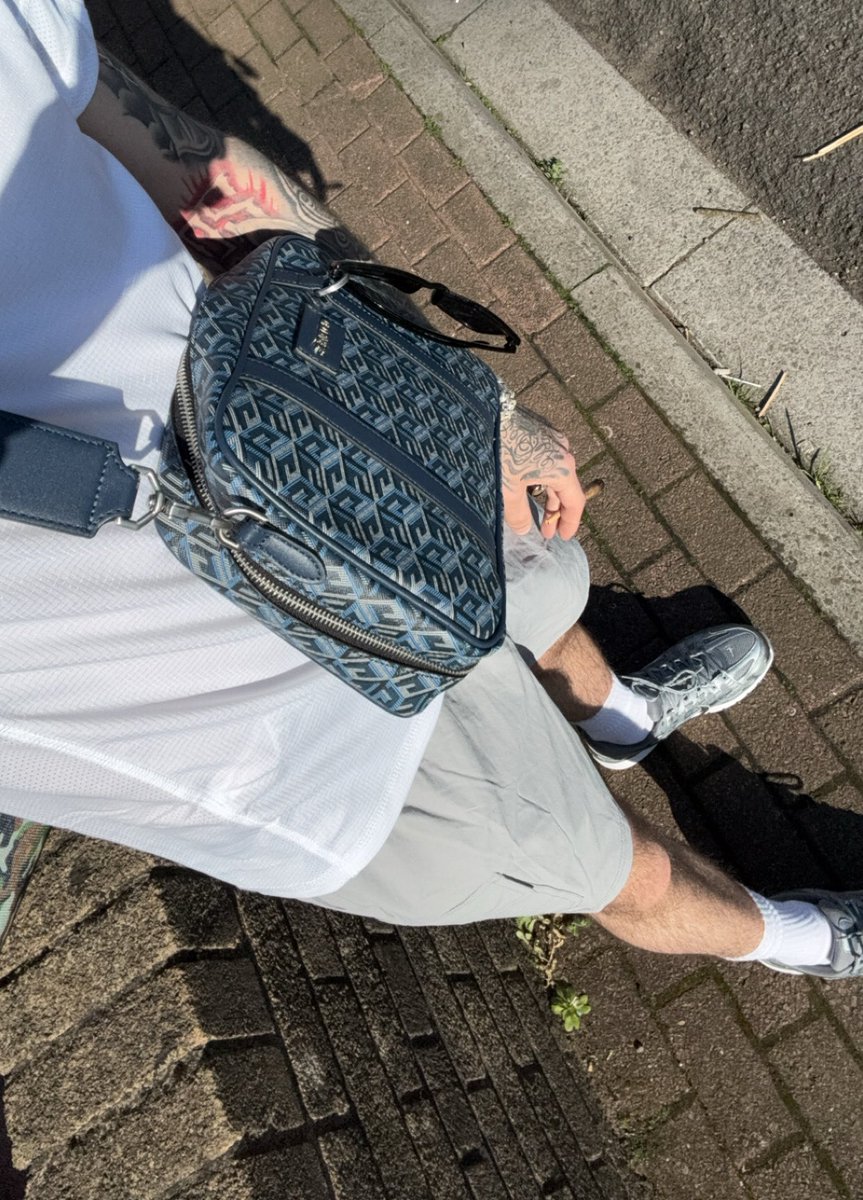 UnknownAlphaLew's tweet photo. Your master is back 😈 DROP OBEY SERVE 💷..what pathetic humanATM is getting drained🐷#findom #drains #nike #cashdrain #loser #humanatm #pig #paypig https://t.co/IuGd3HGW4T