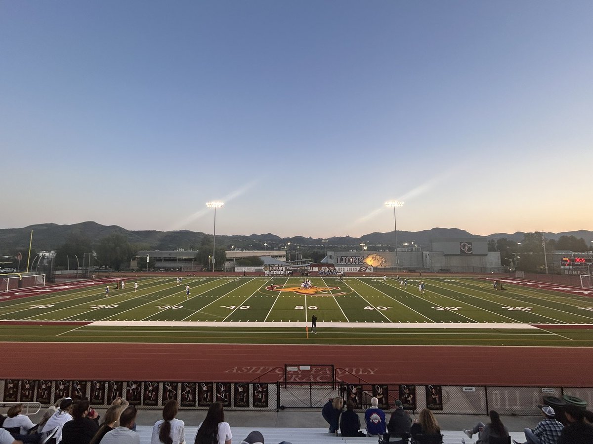 CoachMarkAmaral's tweet image. Just another beautiful night here at @OaksChristian in the city of Westlake Village @CityWLV to watch some @OaksChrstnLions Lacrosse. The defending CIF champs vs Agoura HS. Go Lions