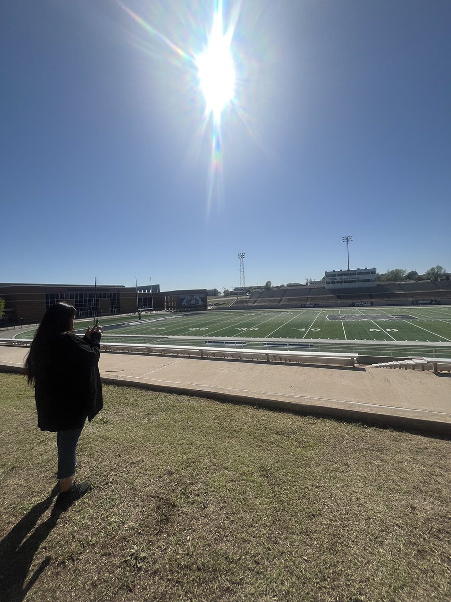 Thank you <a href="/SWOSUFootball/">SWOSU Football</a> for the invite to your junior day. Had a great time with @JohnnyScales72 and all the coaches I met. Thank you <a href="/SWOSUFootball/">SWOSU Football</a> 
<a href="/CAHS_FOOTBALL19/">CARL ALBERT FOOTBALL</a> <a href="/Vinyard96/">Matt Vinyard</a> #recruitchampions #cadna