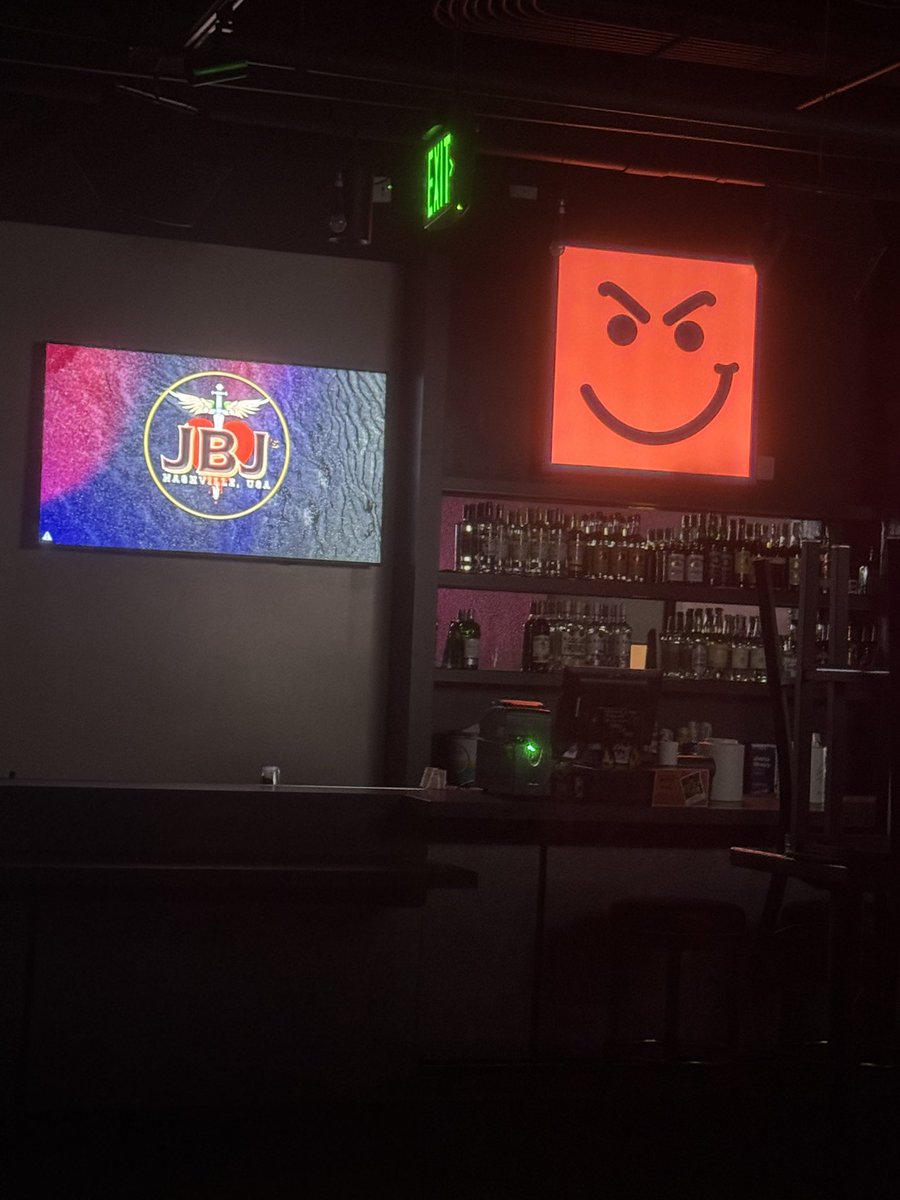 Shellbelz15's tweet image. Another day at Bon Joviland 🤘😎