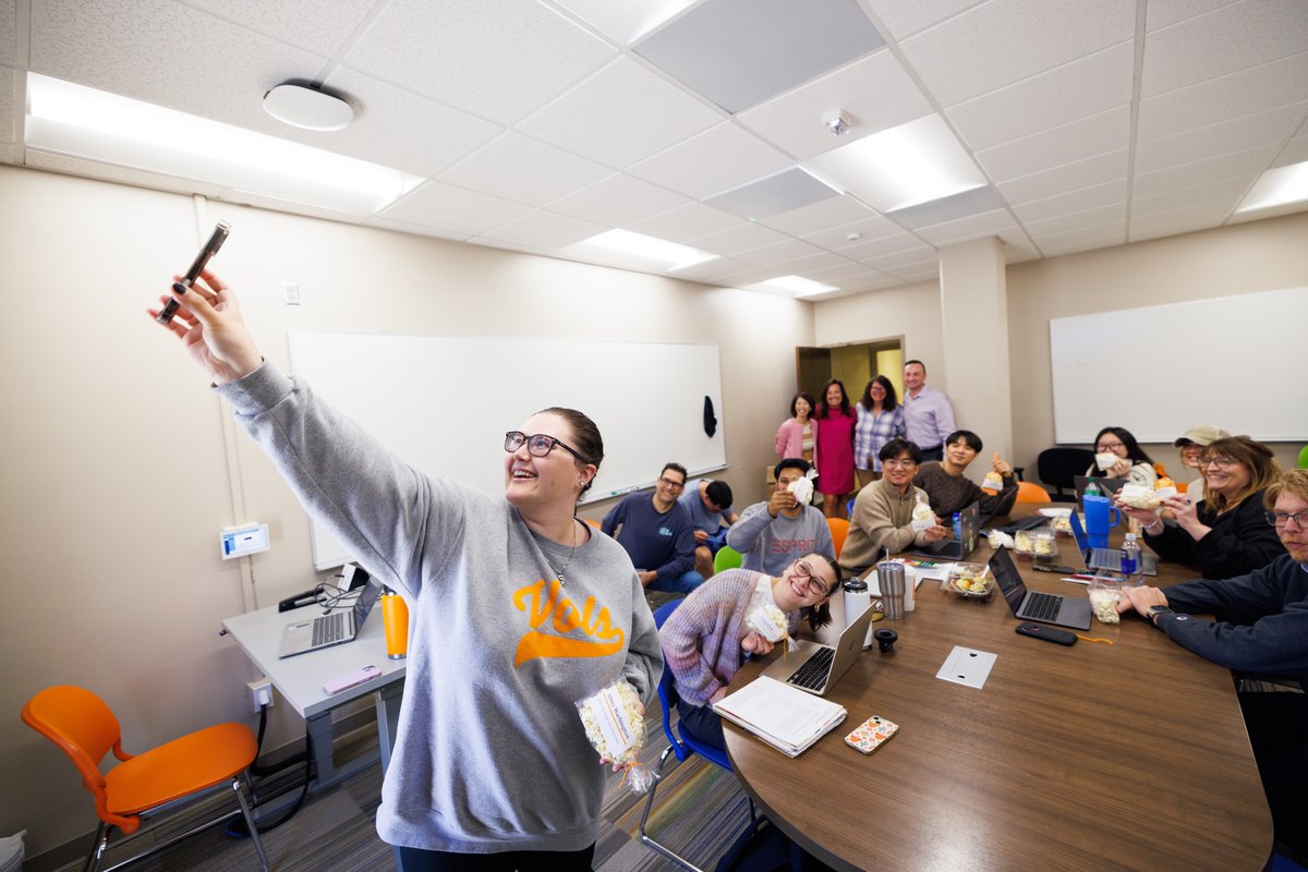 Joe Mazer (@josephmazer) on Twitter photo This week, we’re celebrating Graduate & Professional Student Appreciation Week! Our grad students' hard work & impact make <a href="/UTCCI/">UT College of Communication & Information</a> stronger every day. To show our thanks, we surprised grad classes with afternoon snacks. To our grad students- we’re proud to have you as part of CCI! This week, we’re celebrating Graduate & Professional Student Appreciation Week! Our grad students' hard work & impact make <a href="/UTCCI/">UT College of Communication & Information</a> stronger every day. To show our thanks, we surprised grad classes with afternoon snacks. To our grad students- we’re proud to have you as part of CCI!