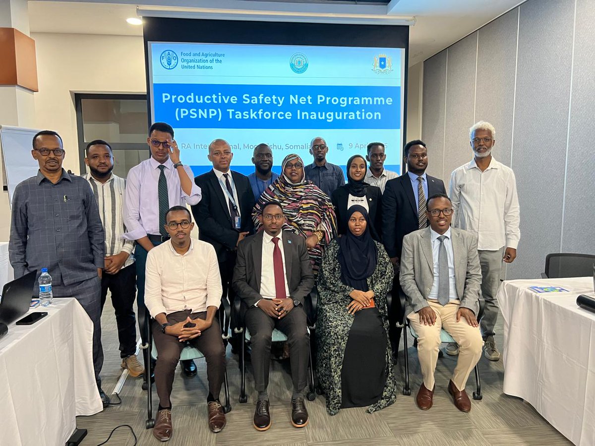 FAOSomalia's tweet photo. With support from @FAOSomalia, the Federal Government of Somalia, through @SomaliaMolsa, has inaugurated the #PSNP Taskforce! The task force will lead the design & delivery of a nationally owned Productive Safety Net Programme that builds resilience.
#SocialProtection https://t.co/nzEQjYR8i8