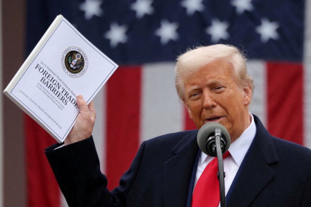 turnmas35's tweet photo. Trump's tariffs hit China hard—about time! They've exploited trade with cheap goods and IP theft for years. Now their economy’s reeling. Good. Trump’s fighting for US workers, showing China they can’t bully their way to the top. #Trump #TrumpTariffs #TradeWar https://t.co/iSFf7QEBAC