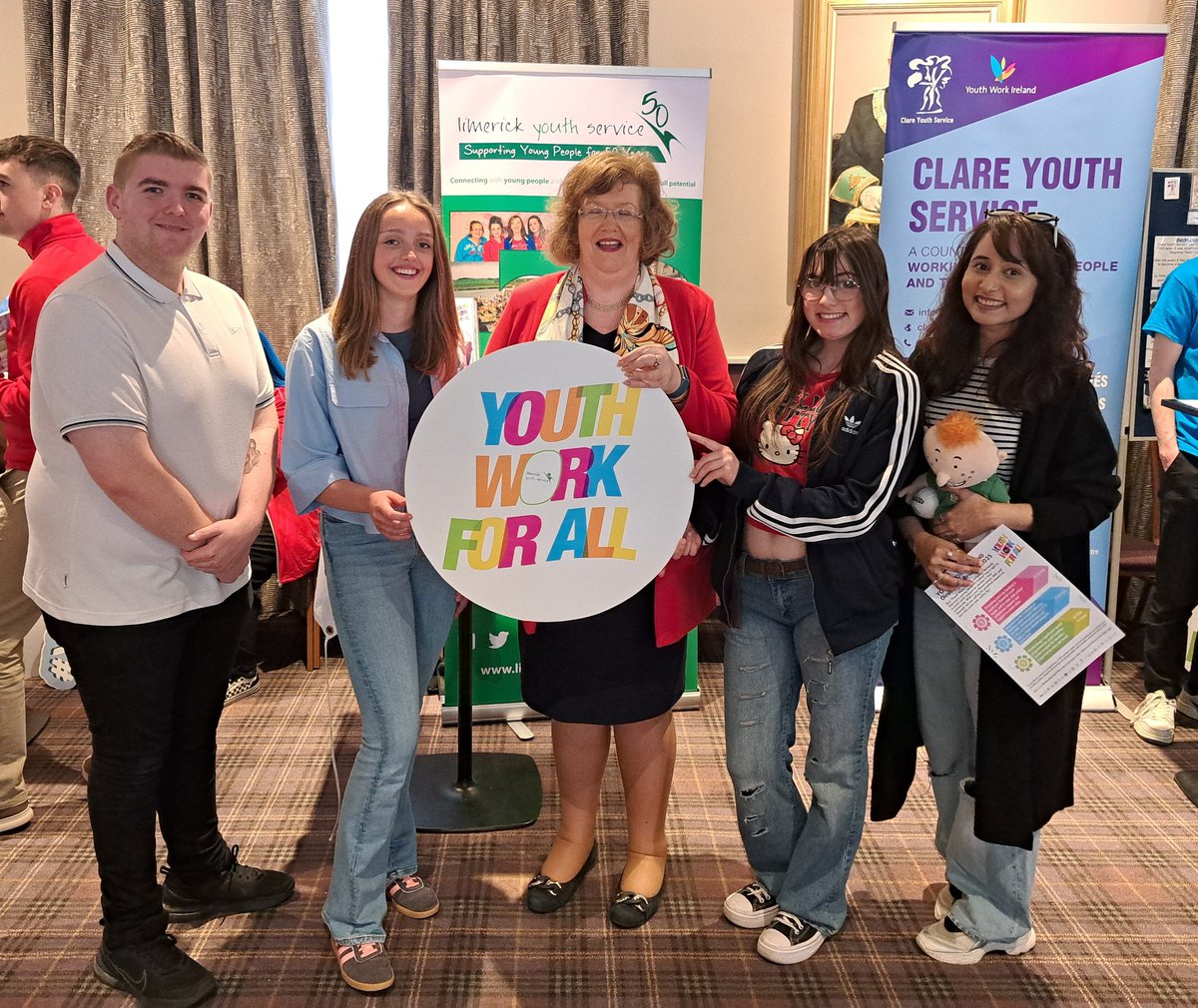 Speaking about #youthworkforall with Senator Maria Byrne at today's Political Briefing with Youth Work Ireland.  🫱🏻‍🫲🏽 

#lys <a href="/ywirl/">Youth Work Ireland</a> <a href="/iacto5/">IACTO</a>