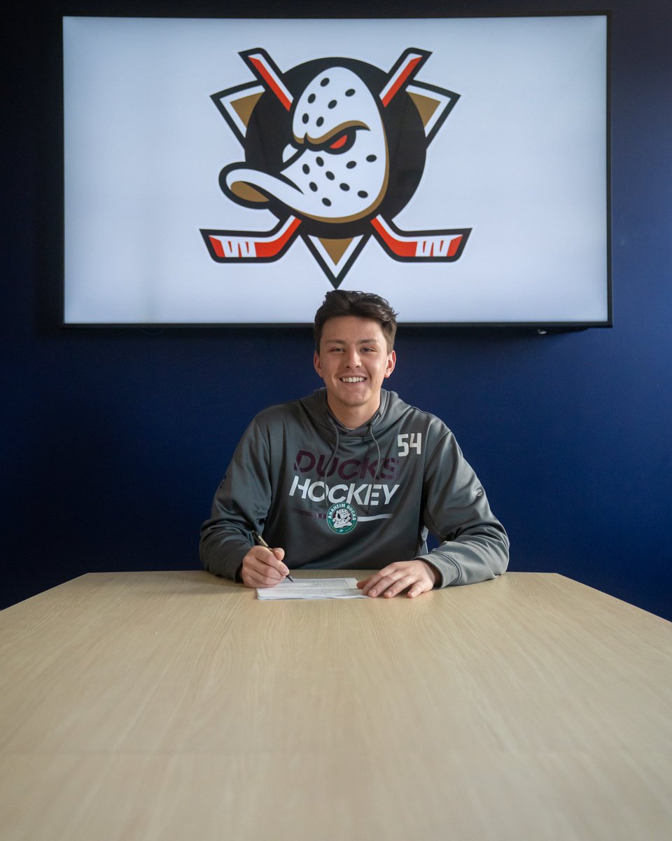ErieOtters's tweet photo. Carey Terrance has signed a three-year entry-level contract with the @AnaheimDucks! 

Contract begins with the 2025-26 NHL season. https://t.co/OyErCUuhYL