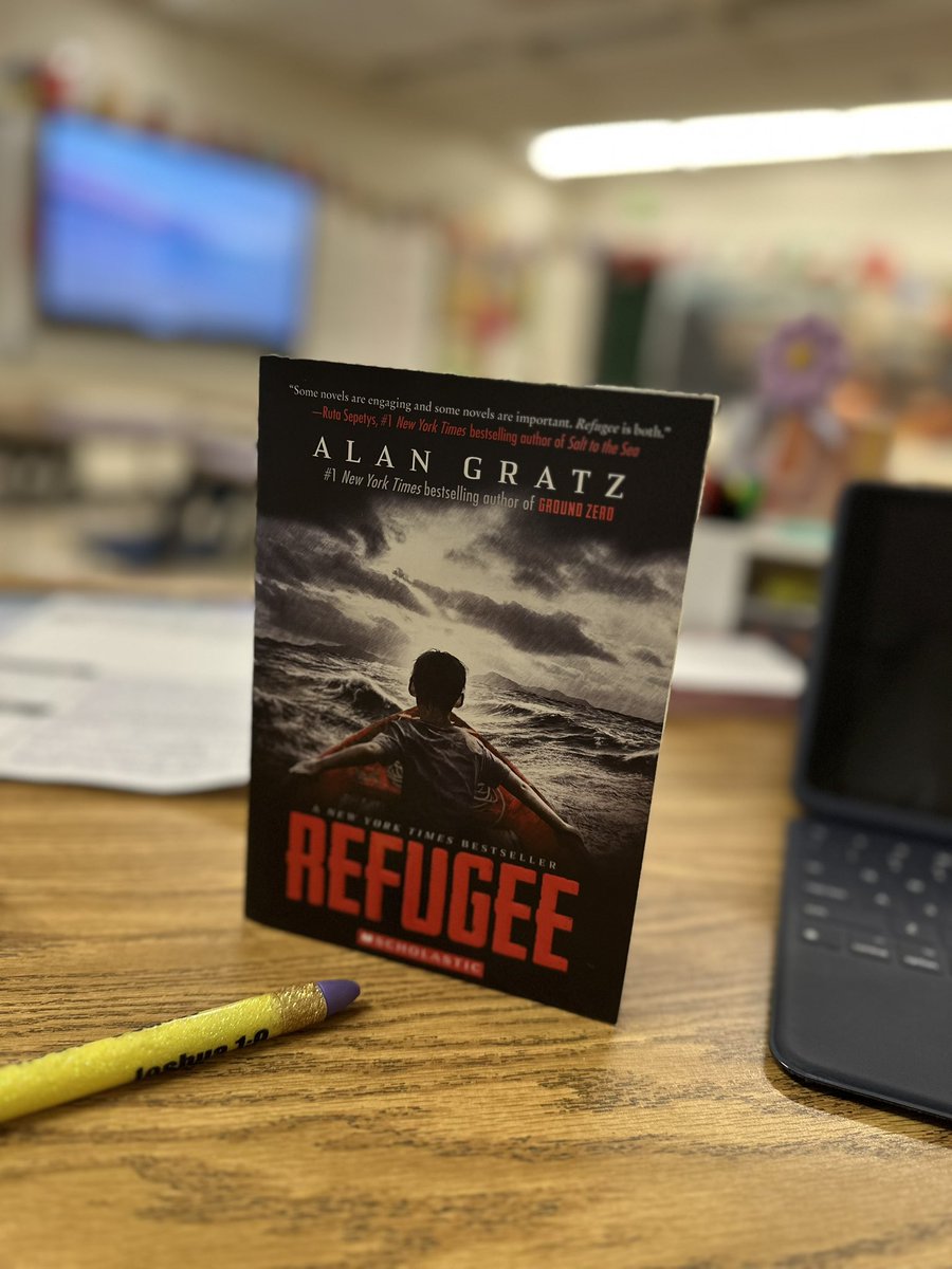 Snatch this up today at our <a href="/Scholastic/">Scholastic</a> book fair!! Refugee by <a href="/AlanGratz/">Alan Gratz</a> #scholasticbookfair