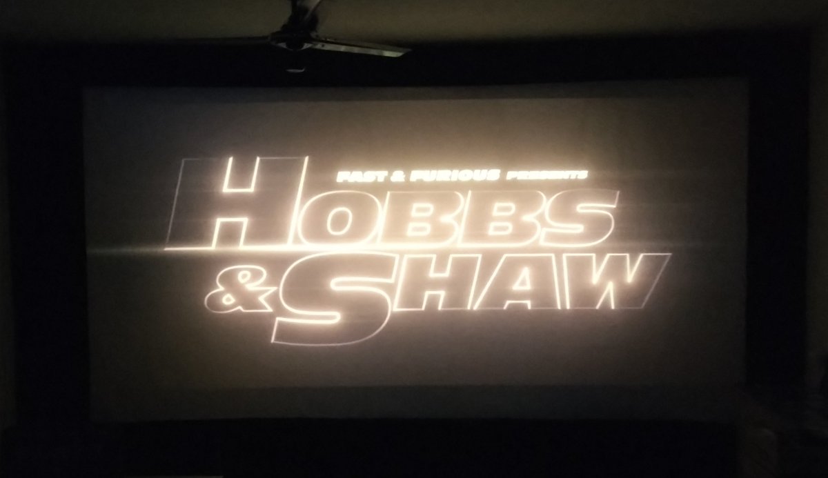 soundenlight42's tweet photo. Maandagavond genoot ik relax van de film Fast &amp; Furious: Hobbs and Shaw op mijn curved bioscoop scherm van 150 inch in Blu-ray in 16:9 via een Led beamer met FHD en HDR (High Dynamic Range) voor nog meer haarscherp beeld en felle kleuren en  met goede Dolby True HD  7.1 geluid. https://t.co/uqUJfwhe2w