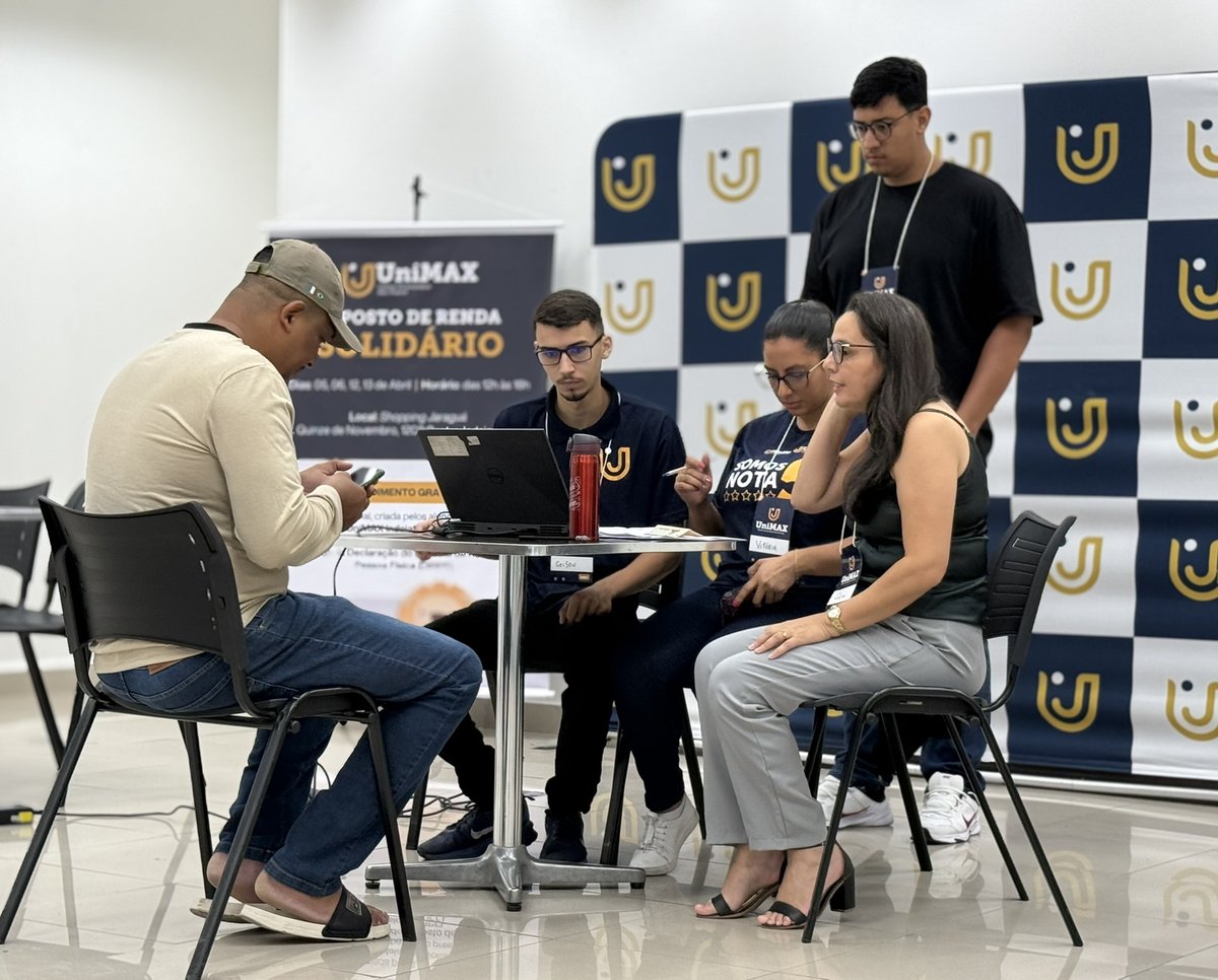 UniMAX realiza segundo fim de semana de plantões do IR Solidário. Ação neste sábado e domingo visa auxiliar os contribuintes na montagem e envio da declaração. Saiba mais no 30Jardas: 30jardas.com.br/unimax-realiza…

Foto: Eliandro Figueira / divulgação UniMAX

<a href="/grupounieduk/">UniEduK</a> #ad #publi