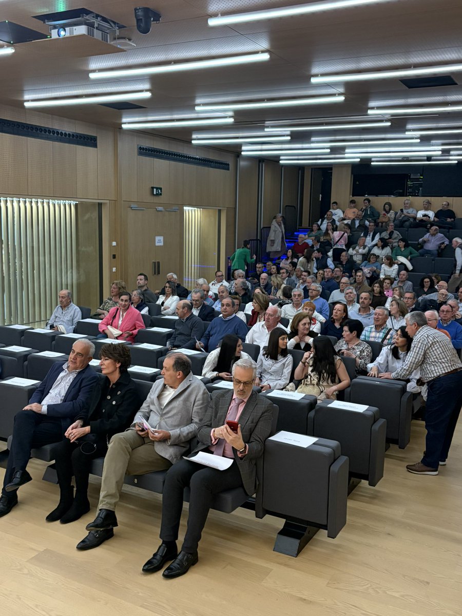 Ismael Martín (@ismaelmartinm) on Twitter photo Salmantinos en la Feria de San Isidro, una mesa redonda en torno a la tauromaquia enmarcada dentro de las jornadas ‘El alma de nuestra tierra’ que promueve <a href="/LaGacetaSA/">La Gaceta de Salamanca</a>
¡Gracias, <a href="/JavierLorenzomv/">Javier Lorenzo</a> ! Salmantinos en la Feria de San Isidro, una mesa redonda en torno a la tauromaquia enmarcada dentro de las jornadas ‘El alma de nuestra tierra’ que promueve <a href="/LaGacetaSA/">La Gaceta de Salamanca</a>
¡Gracias, <a href="/JavierLorenzomv/">Javier Lorenzo</a> !