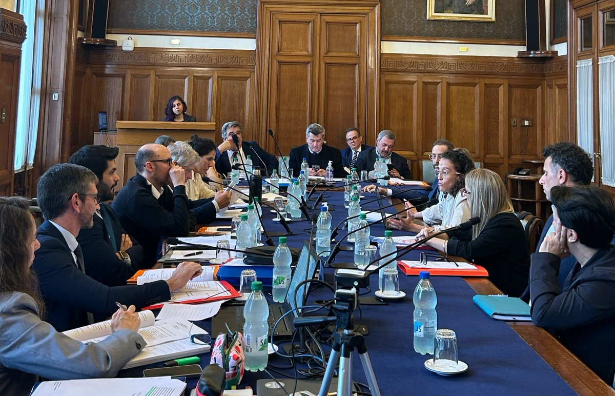 ADEPU_URU's tweet photo. ADEPU en el Parlamento 

Ayer expusimos ante la Comisión de Constitución del Senado nuestro análisis sobre el proyecto de descentralización de la Defensa Pública. 

Reafirmamos la necesidad de una Defensa Pública independiente, con mejores condiciones y mayor presupuesto (+) https://t.co/oosIBJCeNb