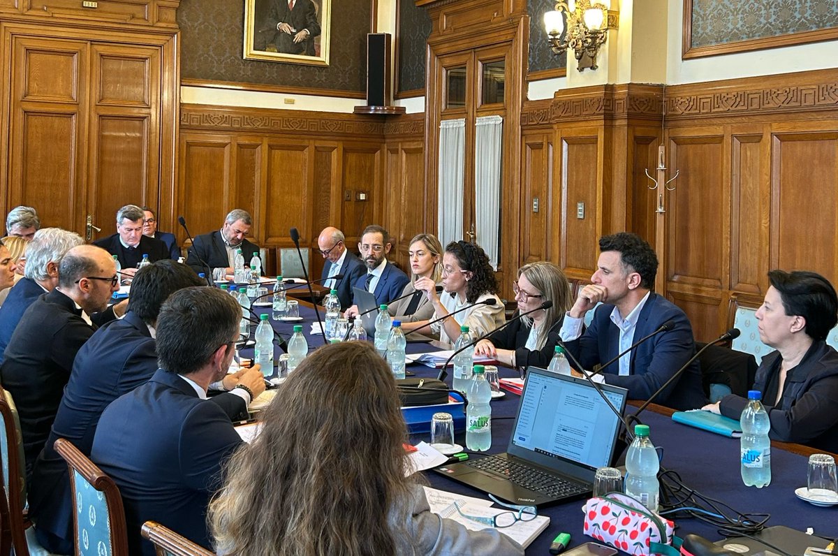 ADEPU_URU's tweet photo. ADEPU en el Parlamento 

Ayer expusimos ante la Comisión de Constitución del Senado nuestro análisis sobre el proyecto de descentralización de la Defensa Pública. 

Reafirmamos la necesidad de una Defensa Pública independiente, con mejores condiciones y mayor presupuesto (+) https://t.co/oosIBJCeNb