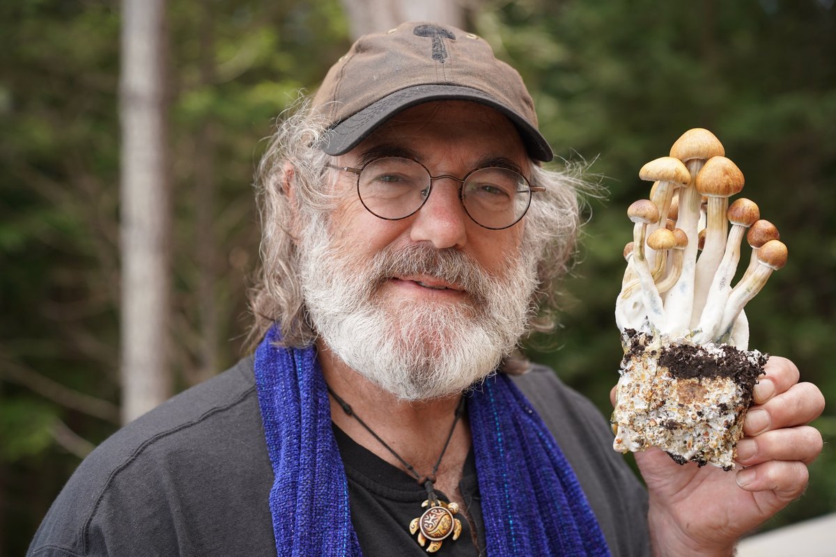 Come listen and learn from renowned mycologist Paul Stamets, who will discuss lessons learned from psilocybin mushrooms across cultures and lineages. 04/12 at 5:00 p.m. events.berkeley.edu/educ/event/296…