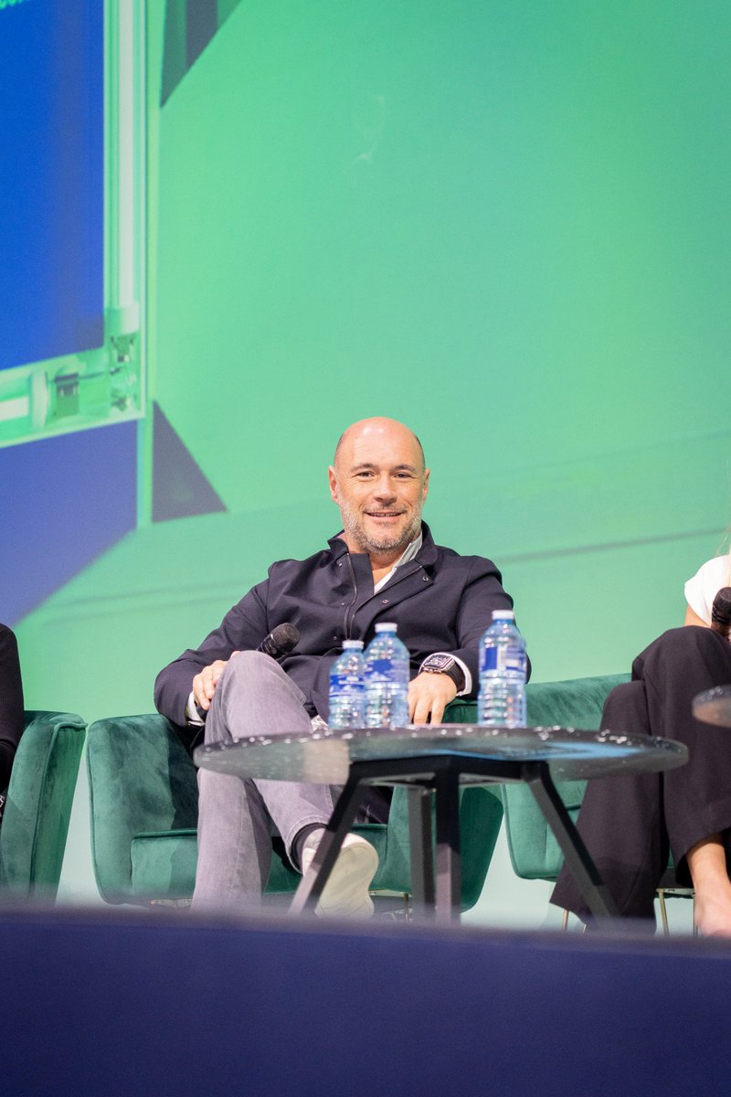 Chiliz's tweet photo. Day 2 Recap @ Paris Blockchain Week 🇫🇷

Today, @Alex_Dreyfus - Founder and CEO of Chiliz &amp; @Socios - took the stage at @ParisBlockWeek. 

Covering the topic: Blockchain and Tokenized Economies: Shaping the Future of Digital Interaction.

🧵 #PBW2025 https://t.co/aDrgw3Mg3C