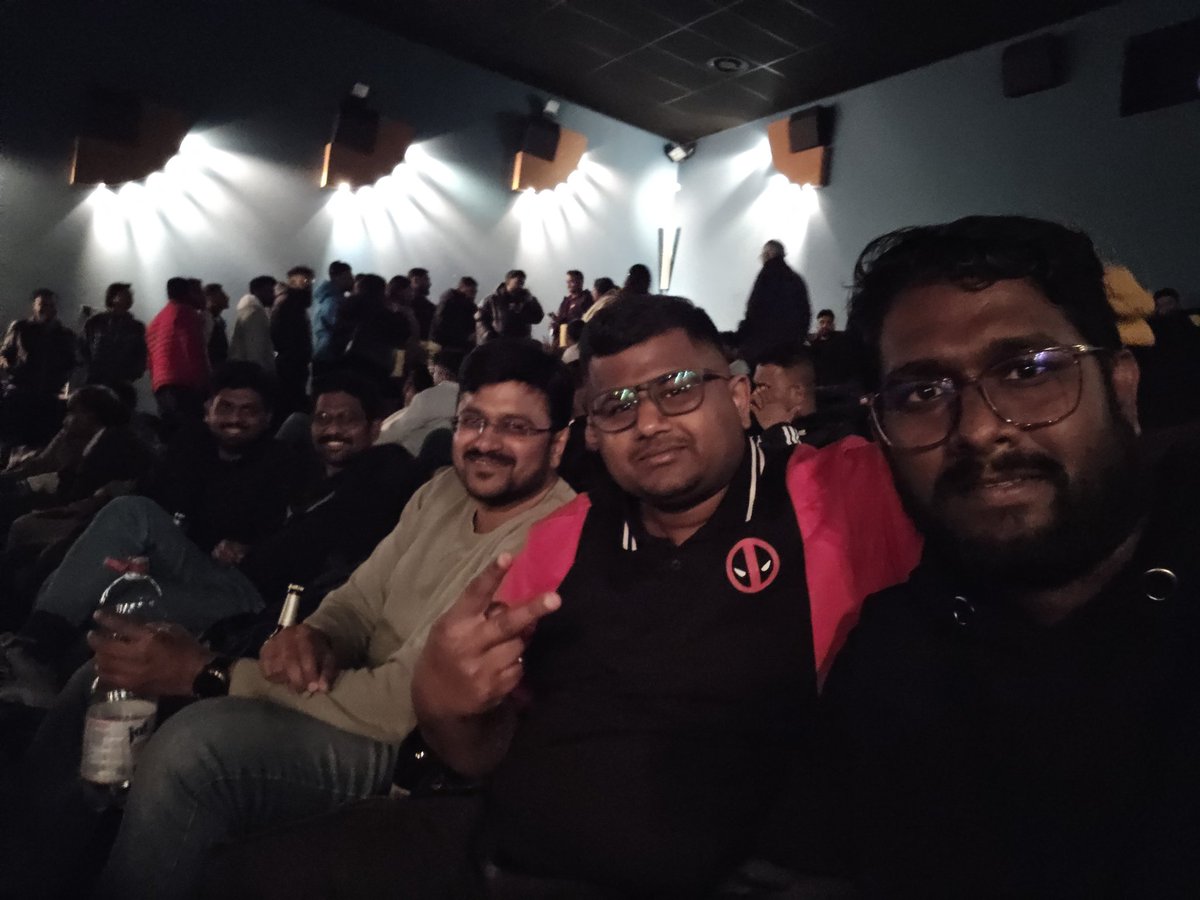 Man0zz's tweet photo. #GoodBadUglyFDFS 

#ak #thala https://t.co/ftUTjZPX70