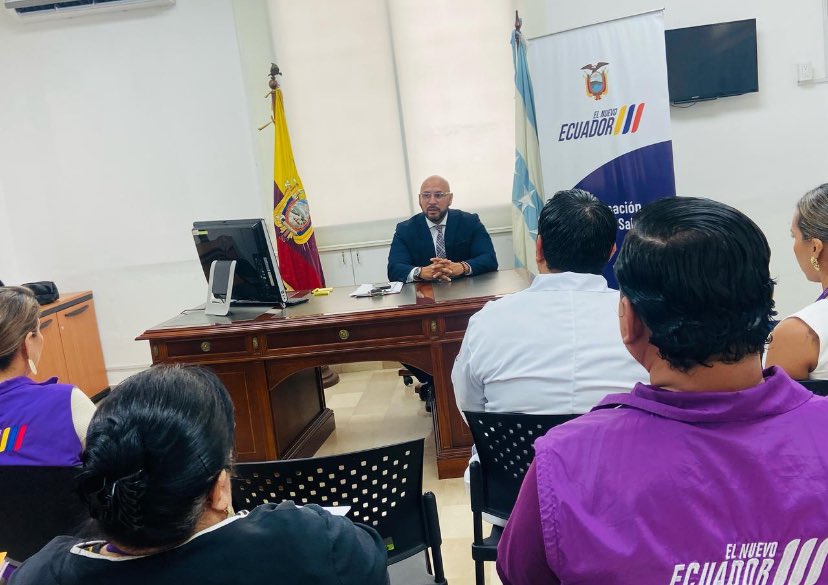 Salud_Guayas's tweet photo. #Hoy I El coordinador Zonal, Fernando Ojeda, mantuvo una reunión de trabajo con directores distritales y gerentes de hospitales, para conocer de primera mano sus necesidades y fortalecer la gestión territorial del sistema de salud. https://t.co/gaYlyIAjuK