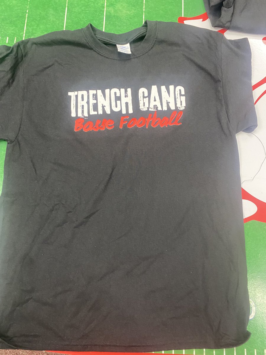 stephan_mullen's tweet photo. Great first week of linemen club! Excited for next week to continue to teach and award the ones that play in the trenches! #reptheB #trenchgang https://t.co/gCVRJU4Qbc