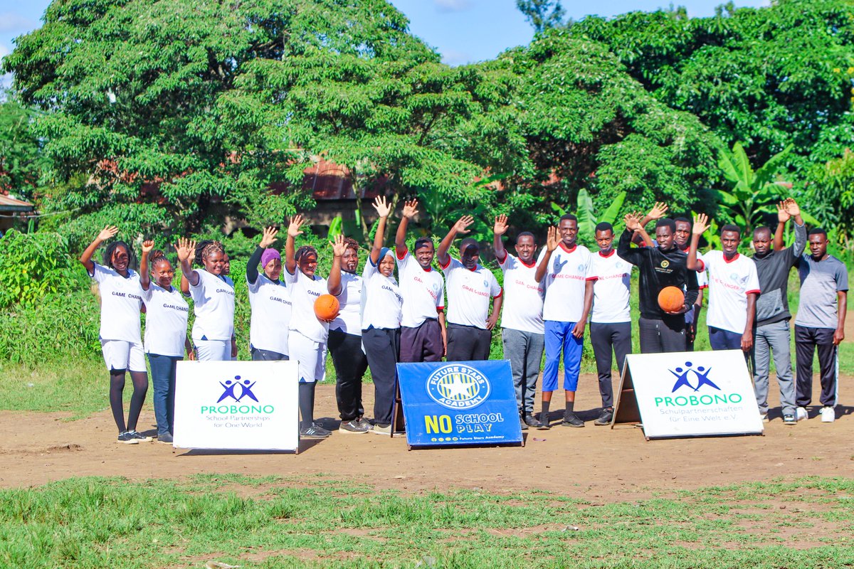 FSATanzania's tweet image. Training of Trainers under the #ProbonoProgram continues! 🏐
Today, 20 teachers gathered at Edmund Rice Secondary School to learn netball skills &amp;amp; coaching techniques. Thanks to @FutureStarsTZ &amp;amp; Probono for empowering youth through sports! 🙌 #SportsForChange #NetballTraining