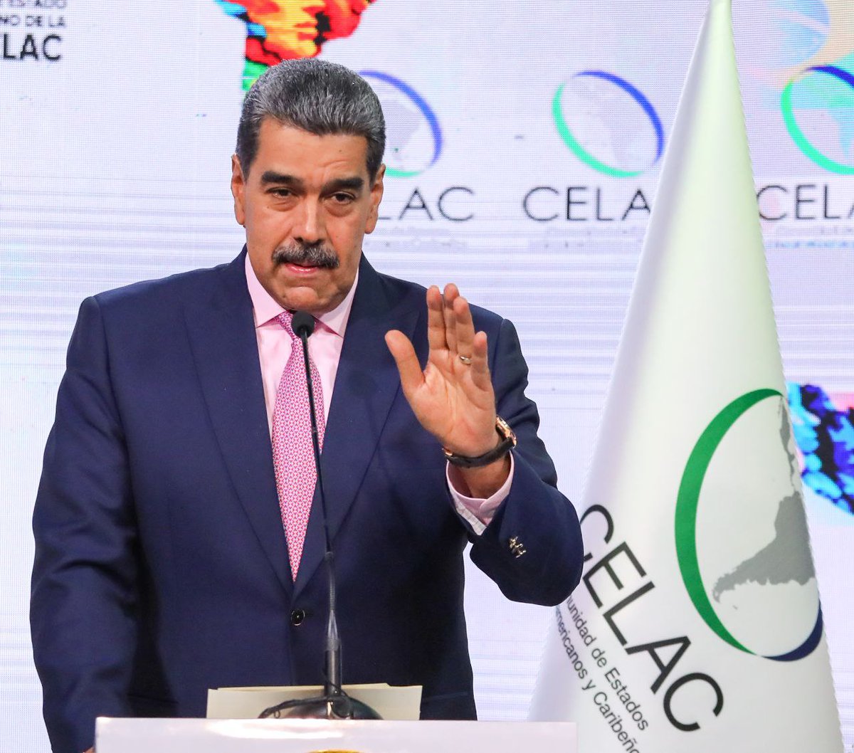 Presidente Nicolás Maduro, durante IX Cumbre de la Celac:

"La unión de nuestros pueblos es una obligación...
La #CELAC tiene que retomar con fuerza la realización de los Consejos de Ministros que aporten experiencias e ideas para una visión común que nos unifique para logros
