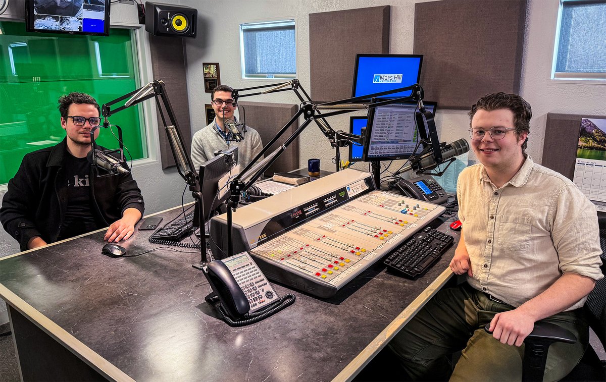 marshillnetwork's tweet photo. Recently, we had our 1st guest on the video version of MhAX Impact!  David Giordano, a campus minister at OCC with @intervarsityusa, comes on the podcast to talk about what it's like starting a Christian ministry on a campus w/no ministry presence &amp; gives practical advice on.. https://t.co/pAq7SSflcT