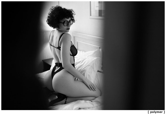 Watch Nina P. 💋's leaked NSFW photo on TwXstars