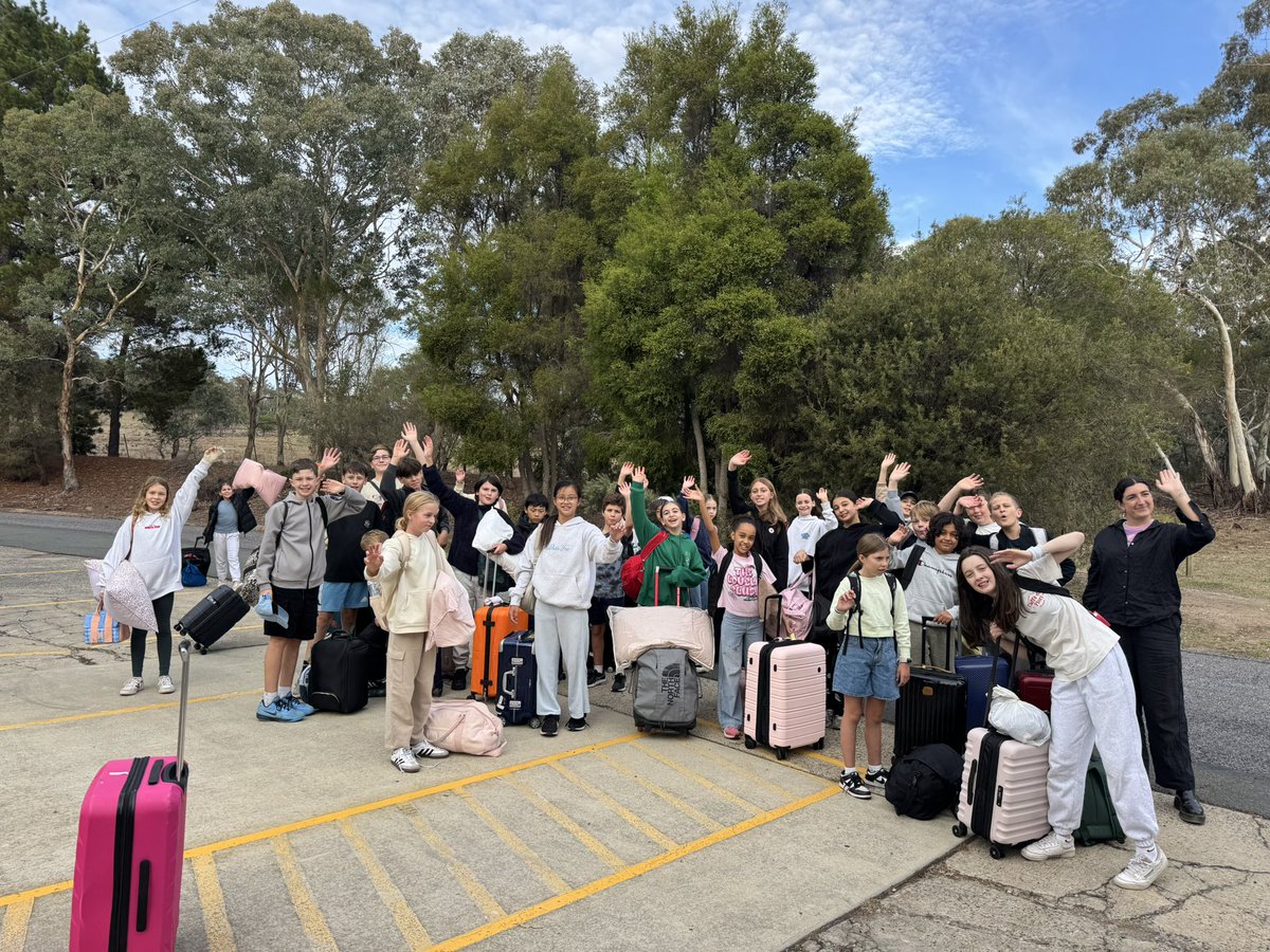 mosmanpublic's tweet photo. Bus 2 ready to rock and roll into Questacon! #bus2 #canberracamp https://t.co/pde9naq1qB