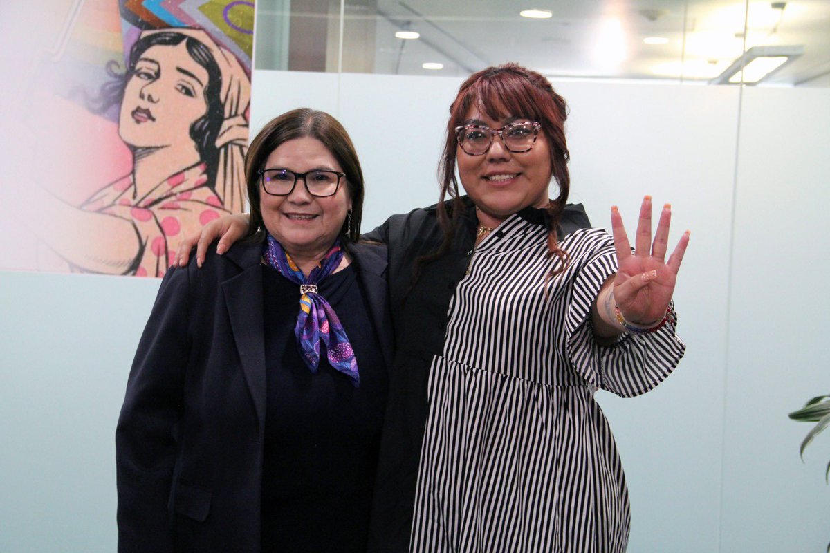 DeliaEnriqueza's tweet photo. "Las mujeres que luchan se encuentran" 💜Ayer, en el Foro de Igualdad Sustantiva en el Senado, comprobamos una verdad poderosa: ¡Las que peleamos por justicia estamos en la misma trinchera!
#MujeresTransformando #4T #IgualdadSustantiva https://t.co/upXQXOqFnM